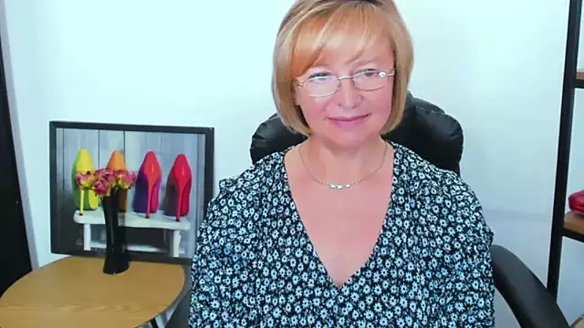 Chat +18 de MarieneHot ao vivo