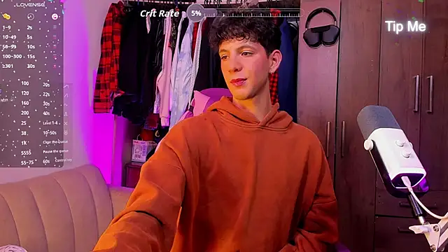 XXX chat uživo modela EthanRoss1