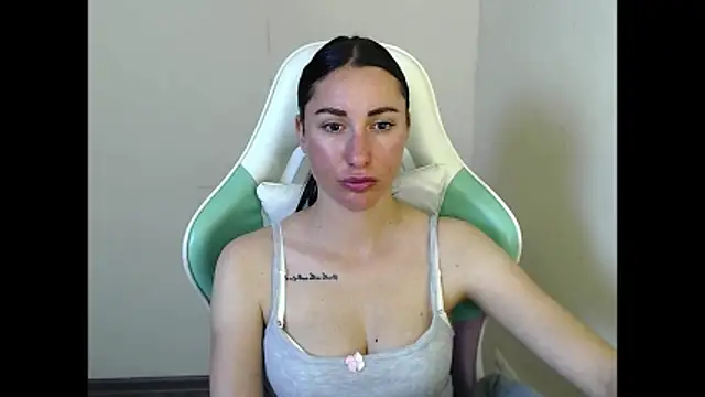 Chat XXX en directo de Cammil1a_horn