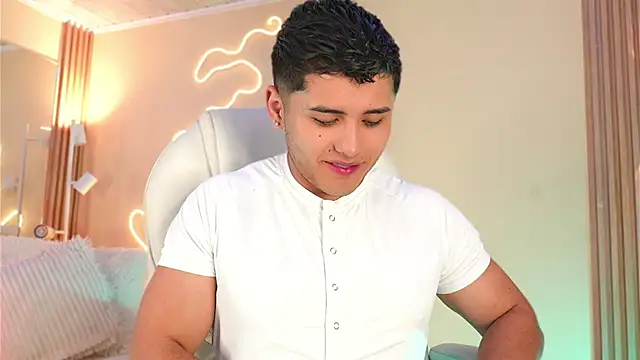 MatiasKorn 라이브 XXX 채팅