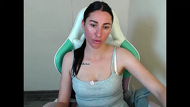 Cammil1a_horn Chat XXX in diretta
