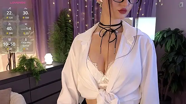 AriaCatrool Adlı Modelin Canlı XXX Sohbeti