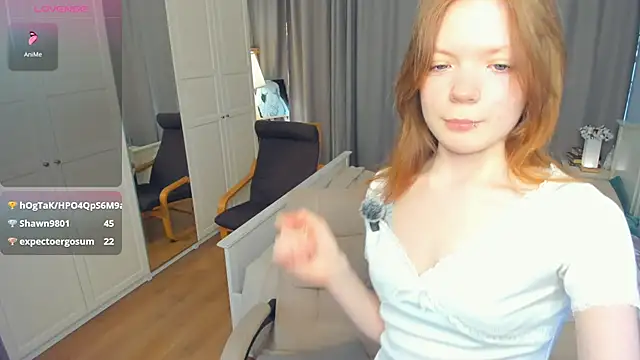 LavenderMitten élő XXX-chatje