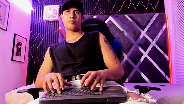 Chat +18 de dominic_connor ao vivo