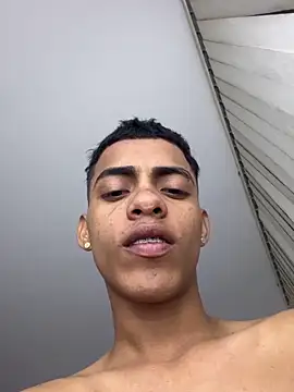 Antonelo_blake Adlı Modelin Canlı XXX Sohbeti