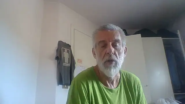 Chatroom XXX en direct de PierPesaroX