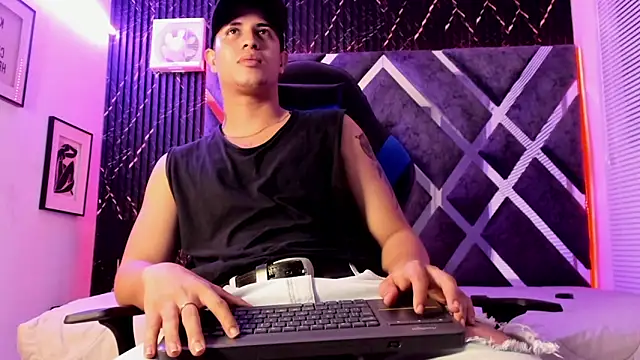 dominic_connor live XXX chat