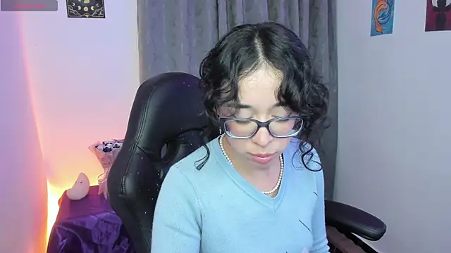 צ'אט XXX בשידור חי של indra_cam