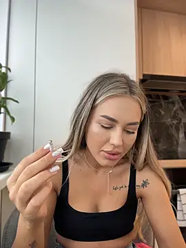 BarbieDoll13 现场XXX聊天