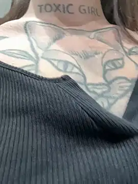 SaintSquirtのライブXXXチャット