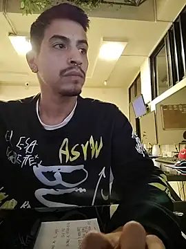 Juann-cock Adlı Modelin Canlı XXX Sohbeti