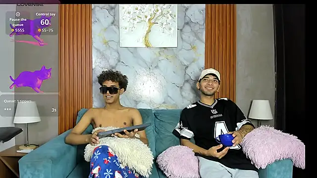 VERY_HOT_GUYSのライブXXXチャット
