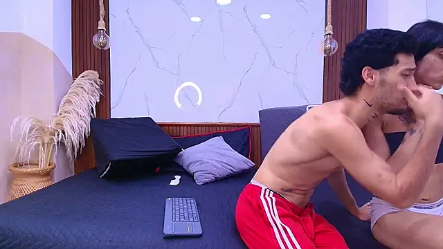 Loversinfire2 Adlı Modelin Canlı XXX Sohbeti