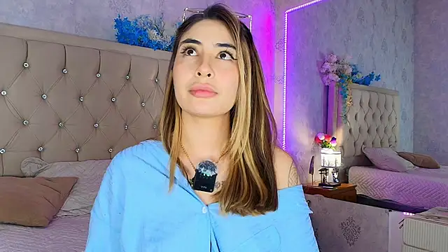 nini_love01 élő XXX-chatje