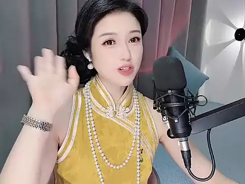 دردشة Momo-Wow الجنسية المباشرة