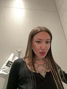 SaintSquirt Live XXX-chat