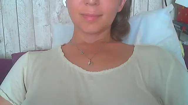 Bella--White Adlı Modelin Canlı XXX Sohbeti