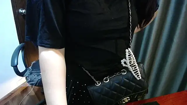yalachil live XXX chat