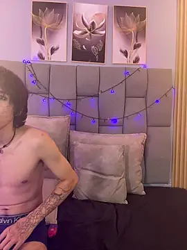 Mika_love_milo Chat XXX in diretta