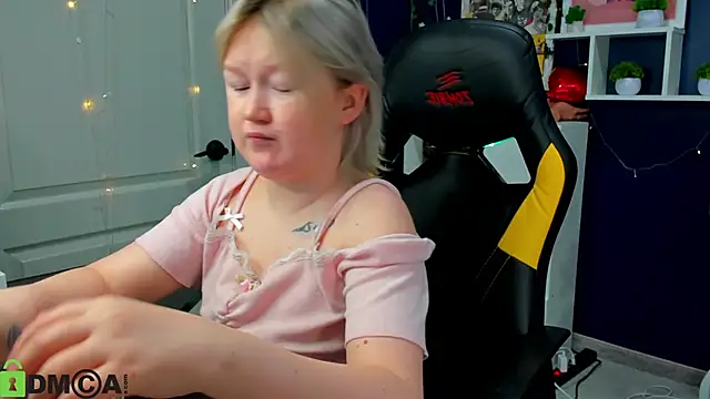 צ'אט XXX בשידור חי של Sara_Robinson