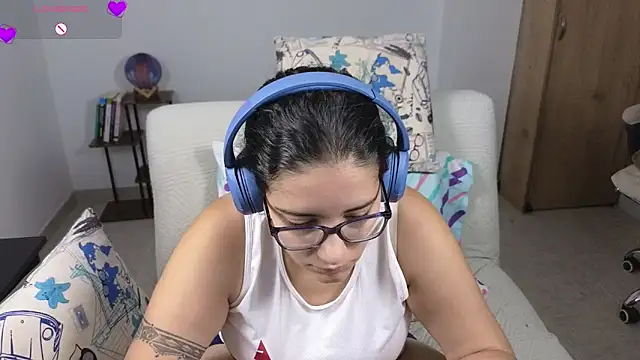 blue__moon_ Adlı Modelin Canlı XXX Sohbeti