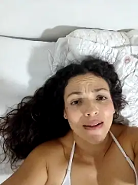 bella-diaz live XXX chat