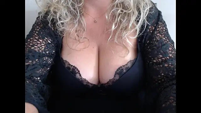 JenniLowen Live XXX-chat