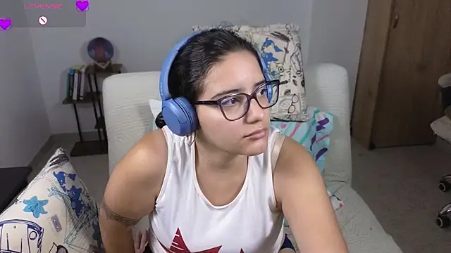 blue__moon_n Live XXX chat