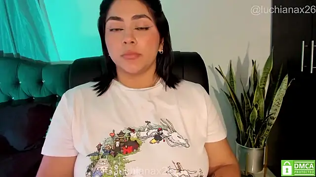 lucy26_ লাইভ XXX চ্যাট