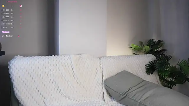 XXX chat uživo modela CaseyMulders