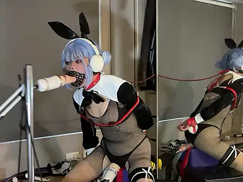 Show modela SiSiDogTw na web-kameri