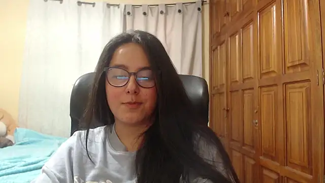 Venus_cat_ Adlı Modelin Canlı XXX Sohbeti