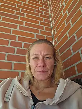 yola181 Live XXX-Chat
