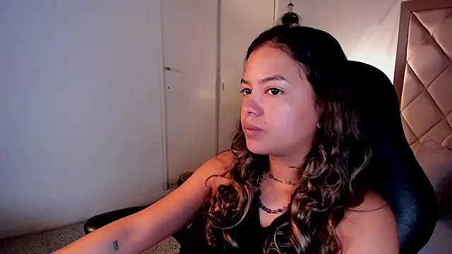 dulce_lyraa1 Adlı Modelin Canlı XXX Sohbeti