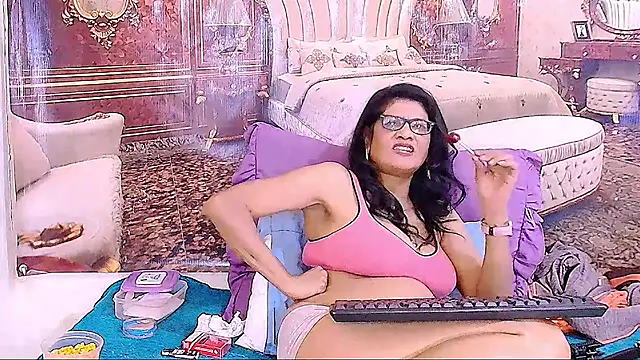 IndianAllure's Live XXX Chat