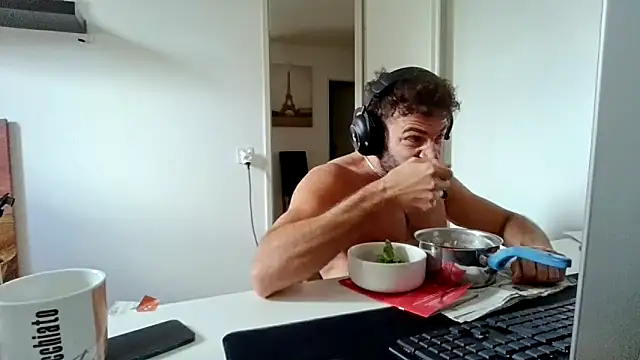 alpha-hunk élő XXX-chatje