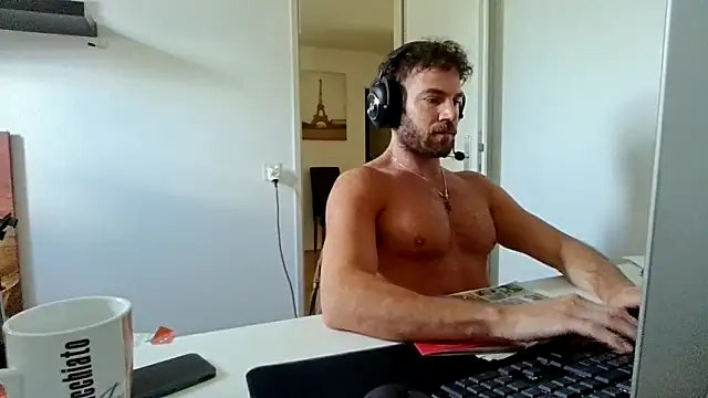 alpha-hunk élő XXX-chatje
