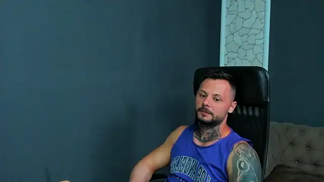 BrianHunts live XXX chat