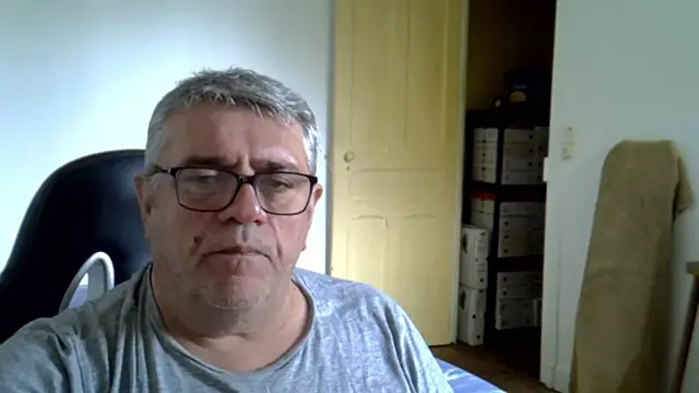 Laurent_oldmen Chat XXX in diretta