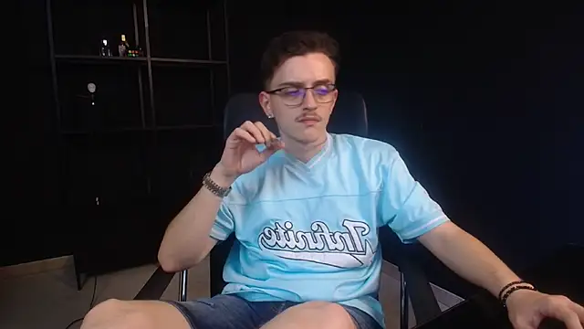 Czat XXX na żywo – FelixStarkk