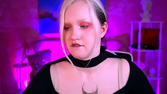 ViolettWoods' Live XXX Chat