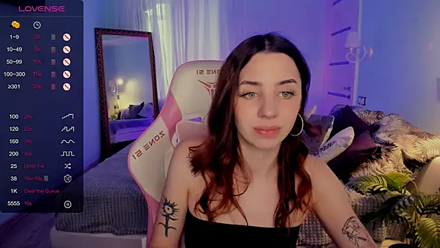 Chatroom XXX en direct de CharliGrace_