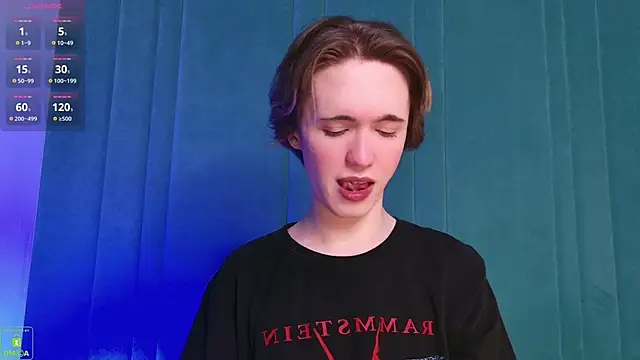 AstreanMidnight live XXX chat