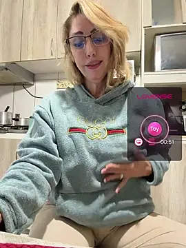 Chat +18 de RAIRAsexy ao vivo