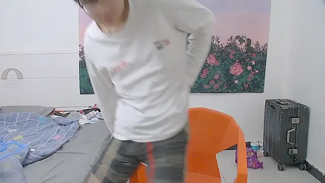 KK-cuteboy élő XXX-chatje