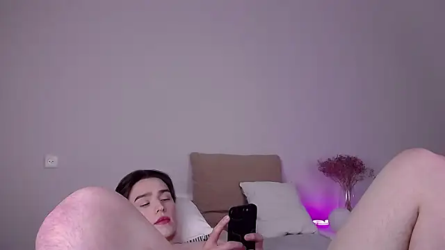 RobbyCharming XXX чат на живо