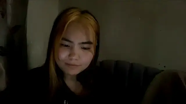 Molly_Teddy Adlı Modelin Canlı XXX Sohbeti