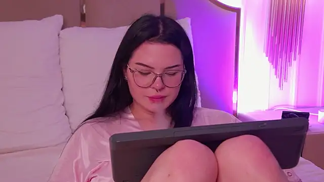 دردشة CindyMil الجنسية المباشرة