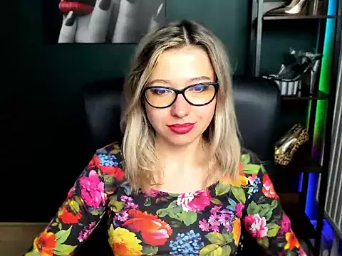 loveHeidi Adlı Modelin Canlı XXX Sohbeti