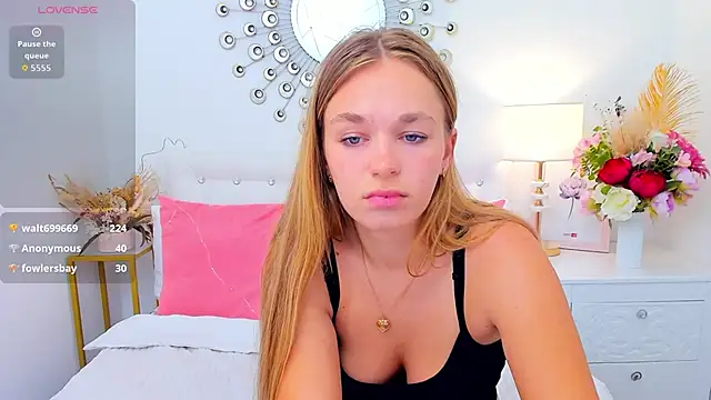 YangLola – Live XXX-chat